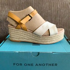 NWT Toms Willow 8